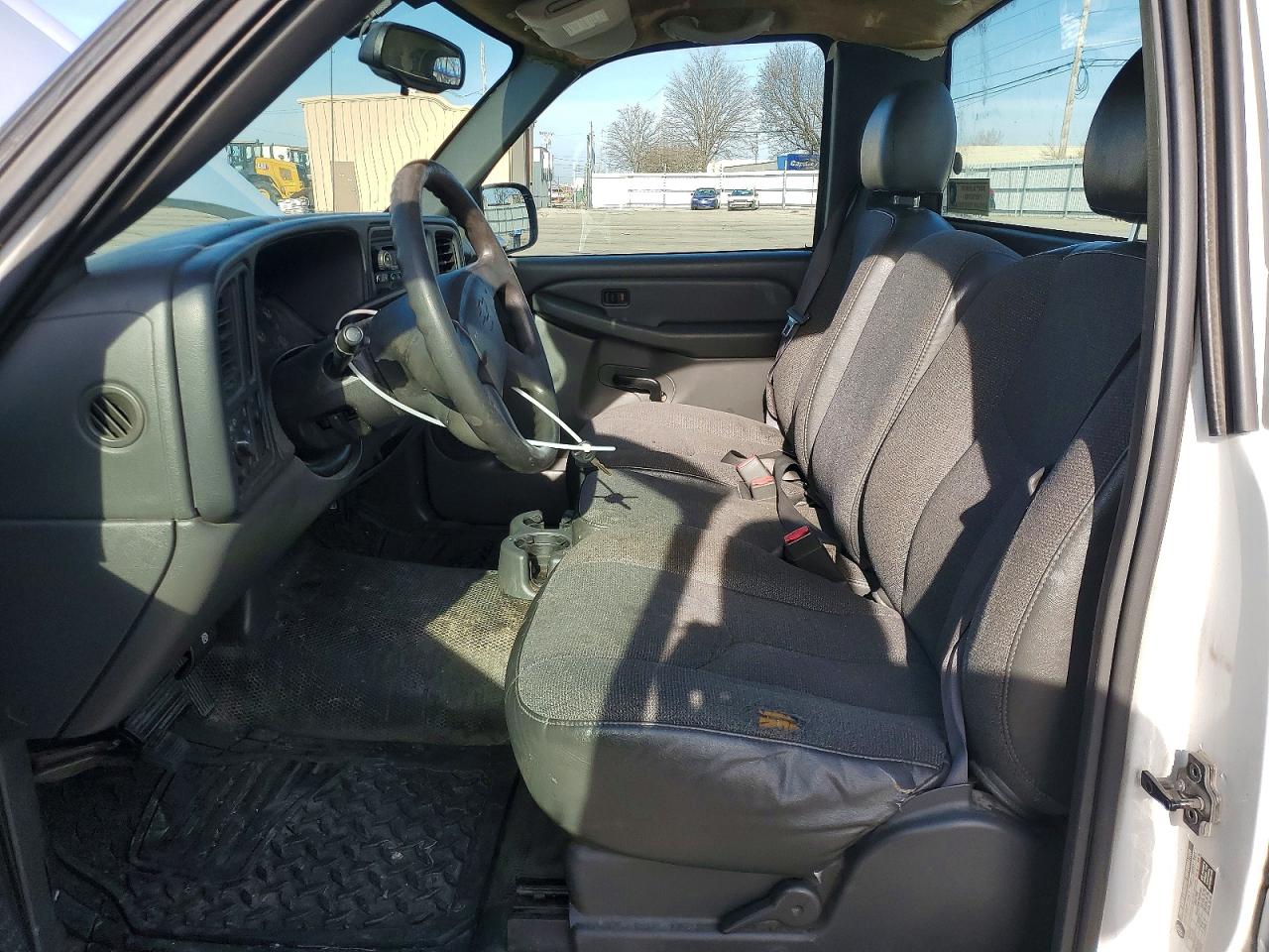 2004 CHEVROLET SILVERADO C1500 photo 7