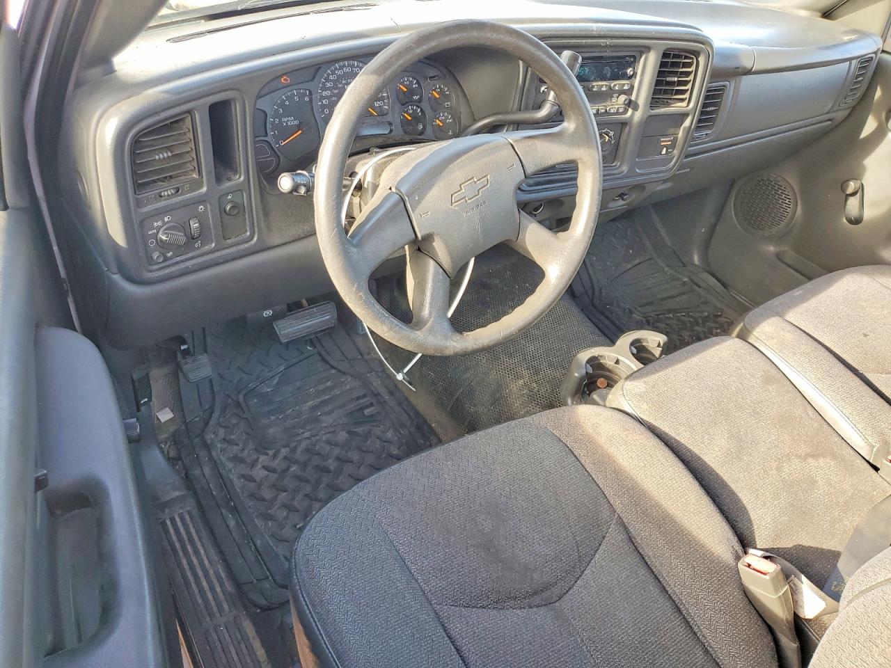 2004 CHEVROLET SILVERADO C1500 photo 8