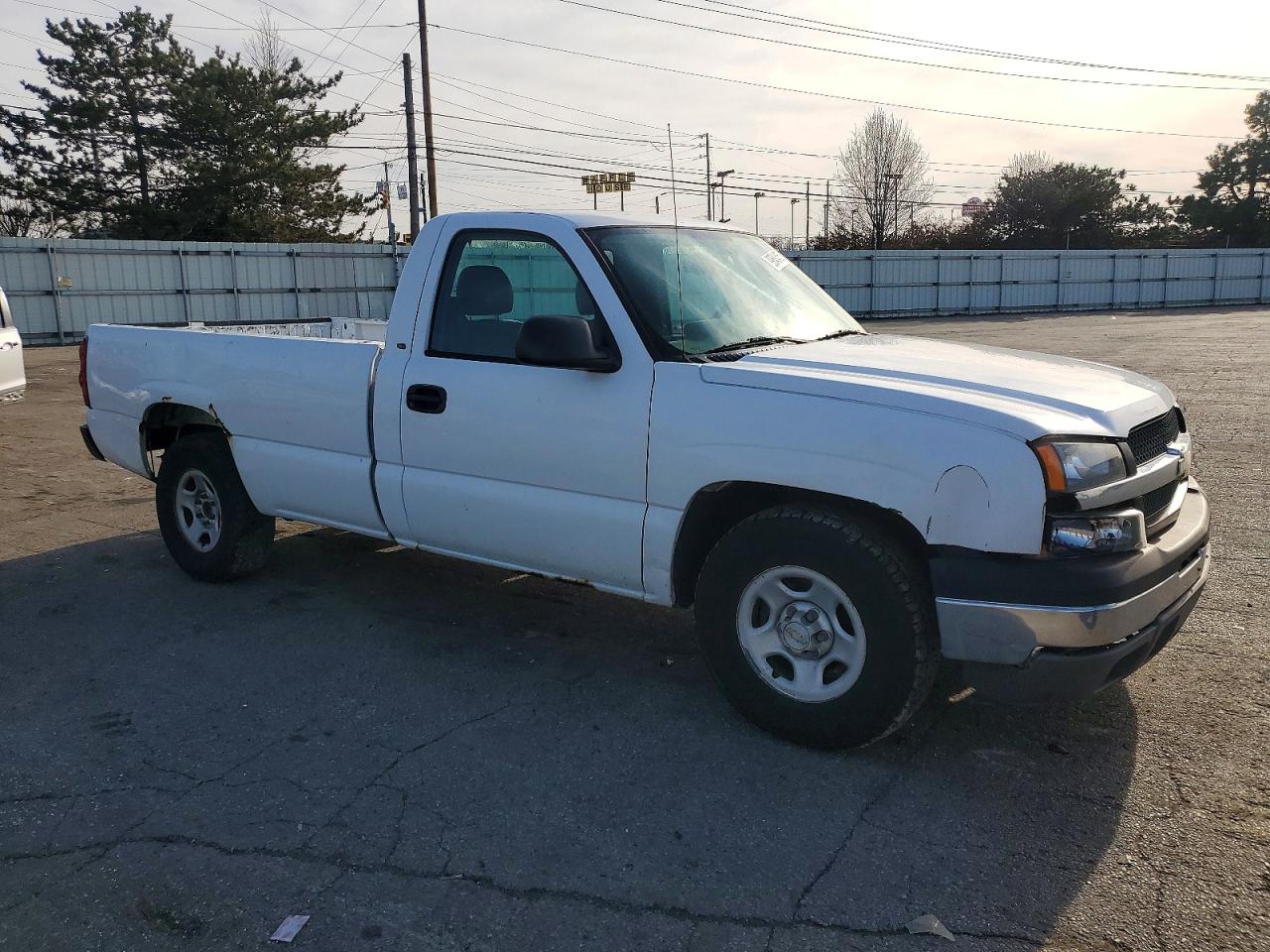 2004 CHEVROLET SILVERADO C1500 photo 4