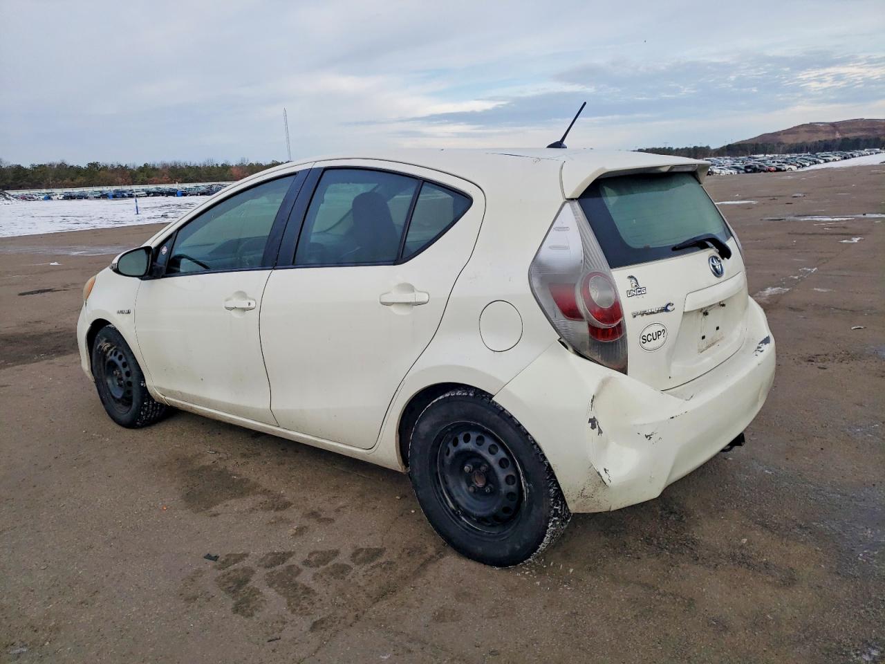 2012 TOYOTA PRIUS C photo 2
