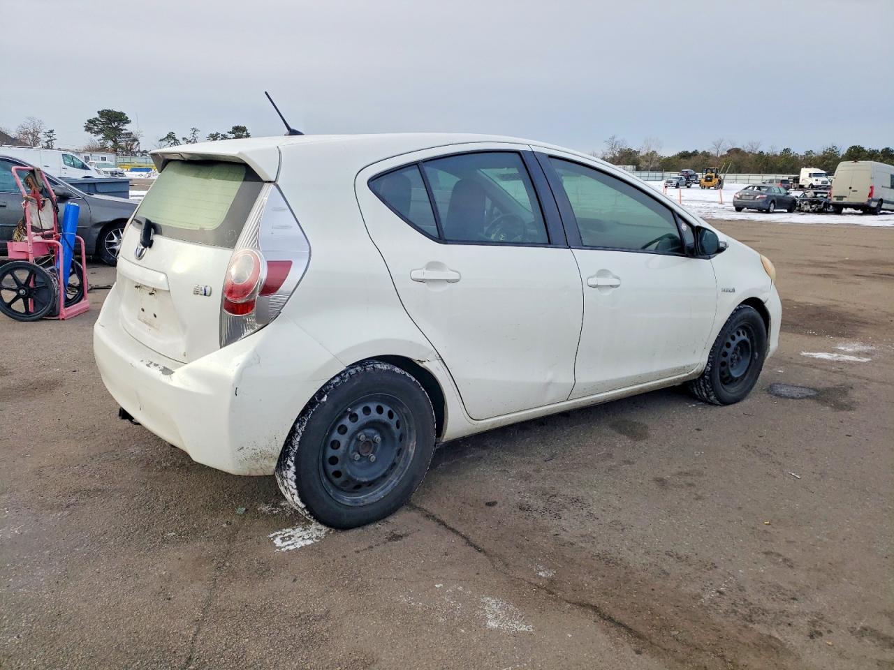 2012 TOYOTA PRIUS C photo 3