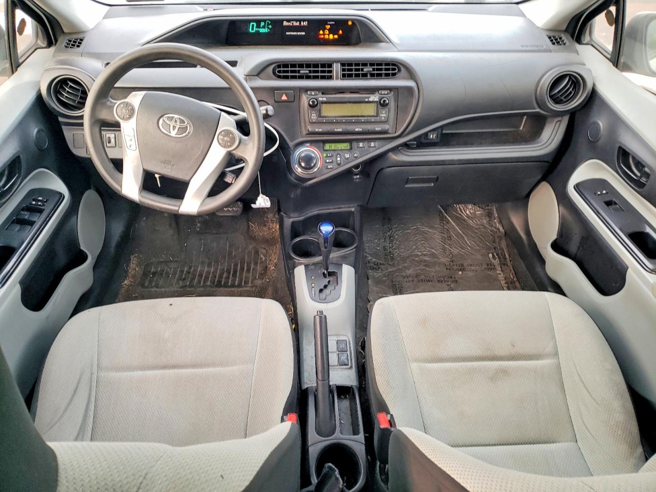 2012 TOYOTA PRIUS C photo 8