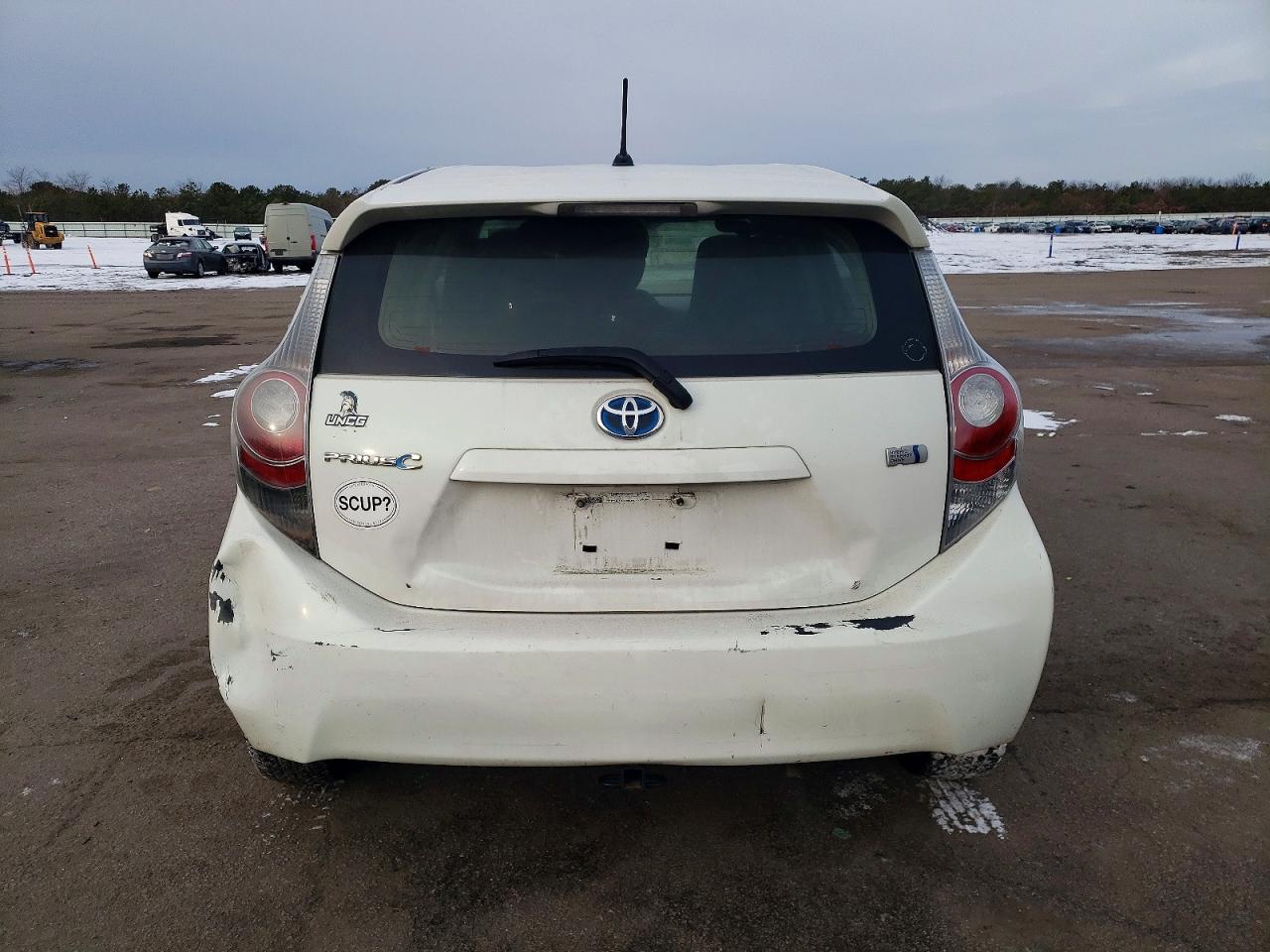 2012 TOYOTA PRIUS C photo 6