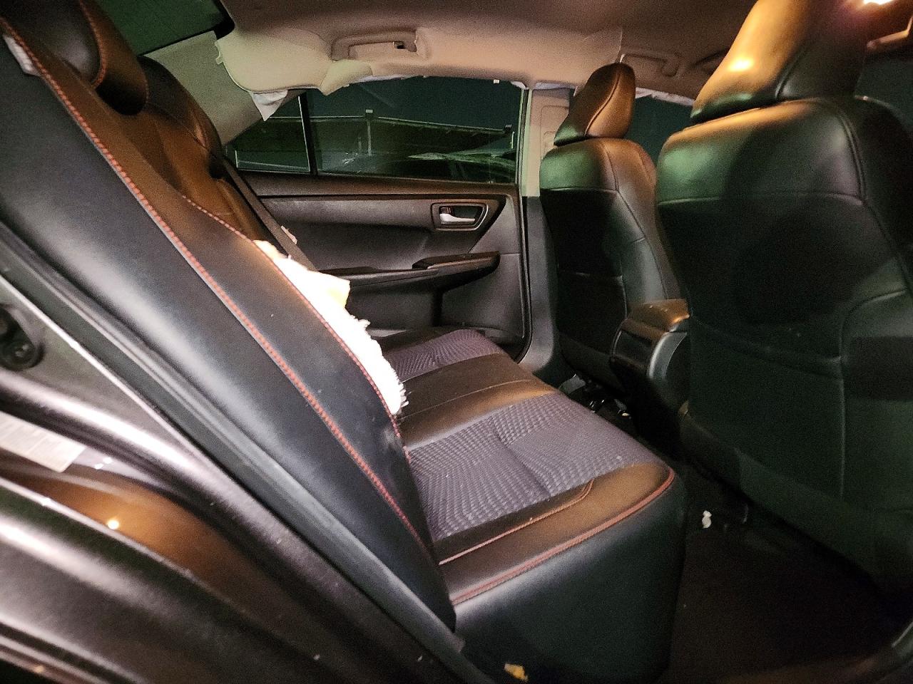 2015 TOYOTA CAMRY LE photo 10