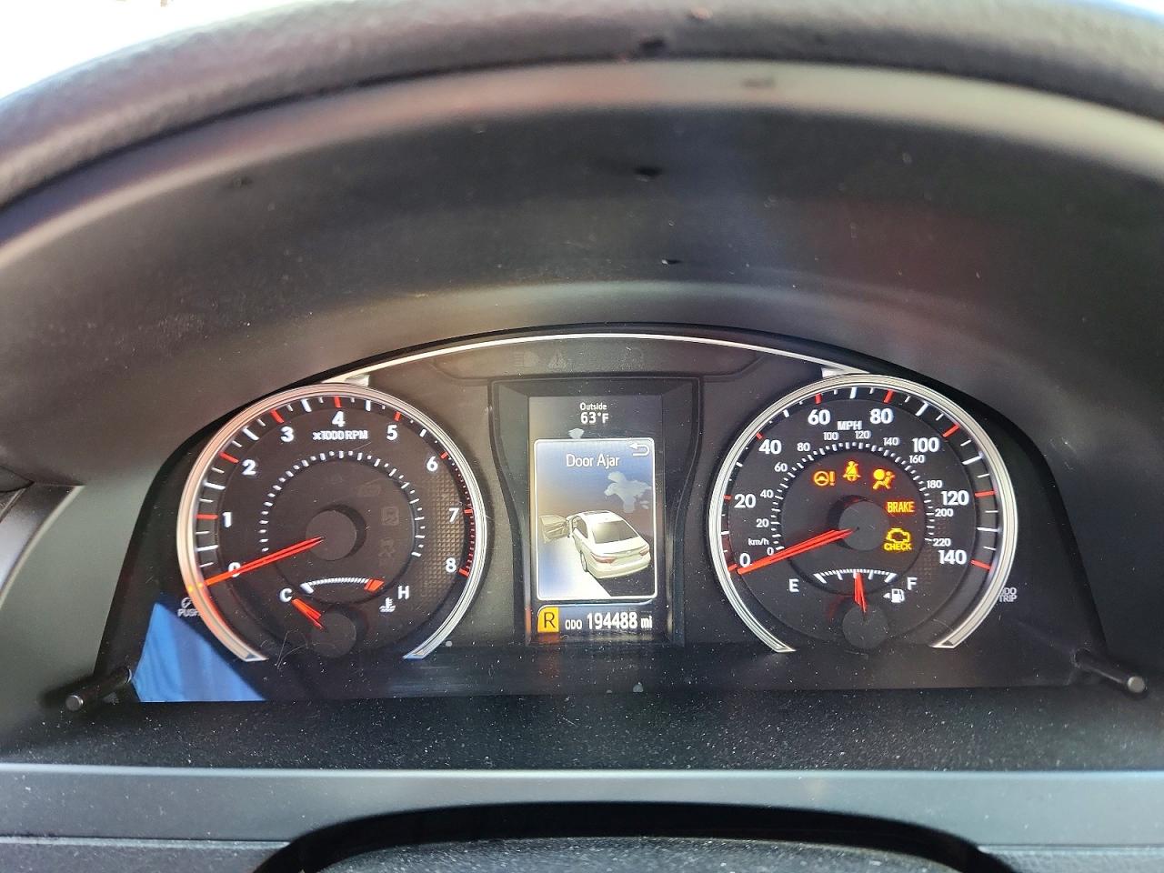 2015 TOYOTA CAMRY LE photo 9