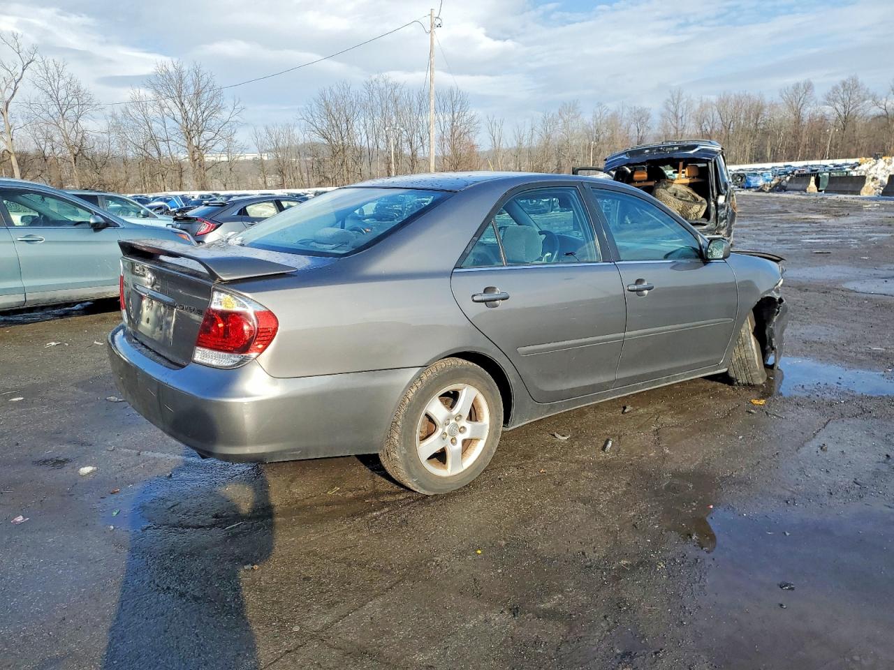 2006 TOYOTA CAMRY LE photo 3