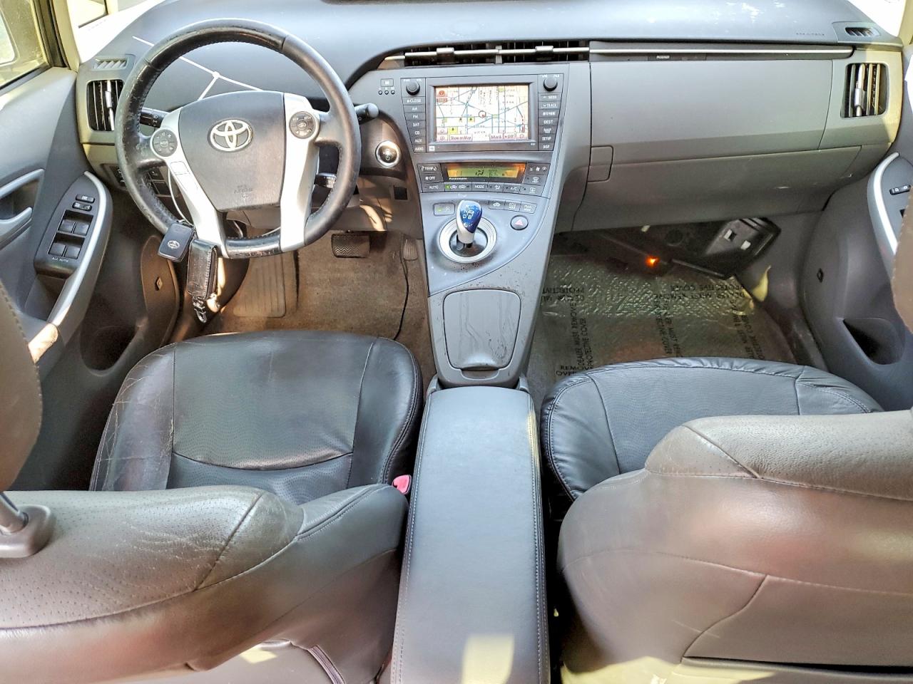 2010 TOYOTA PRIUS photo 8