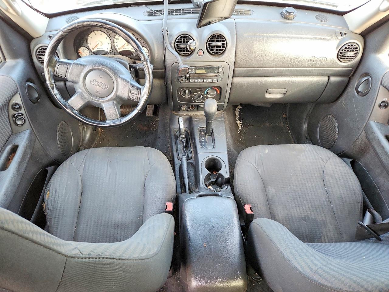 2002 JEEP LIBERTY photo 8