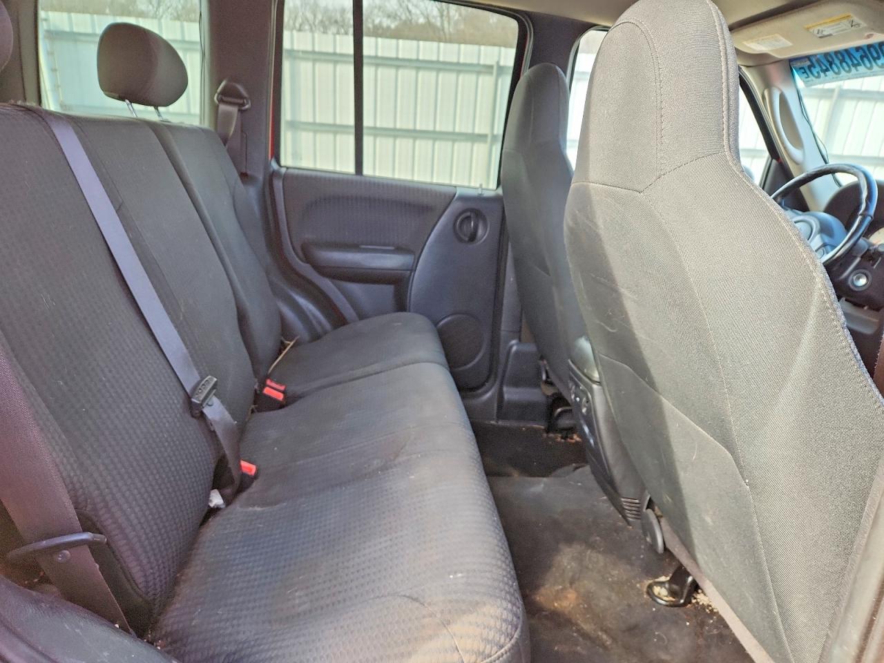 2002 JEEP LIBERTY photo 11