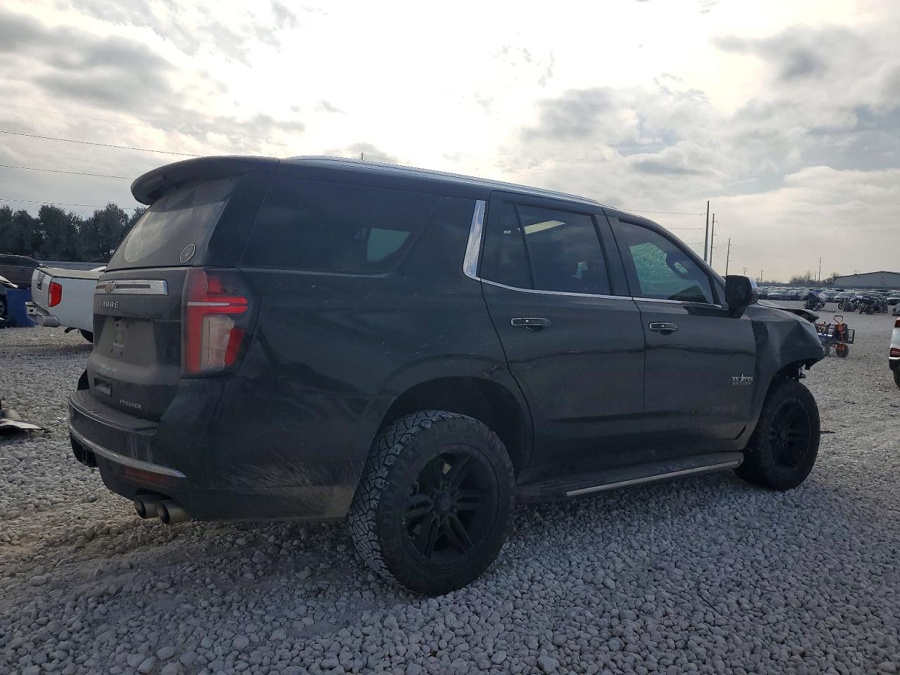 2023 CHEVROLET TAHOE K1500 PREMIER photo 3