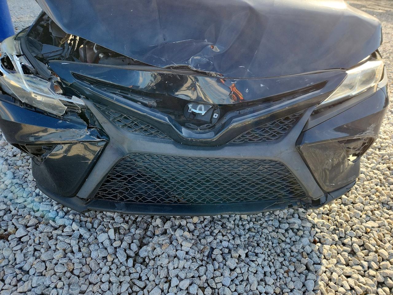 2018 TOYOTA CAMRY L photo 11