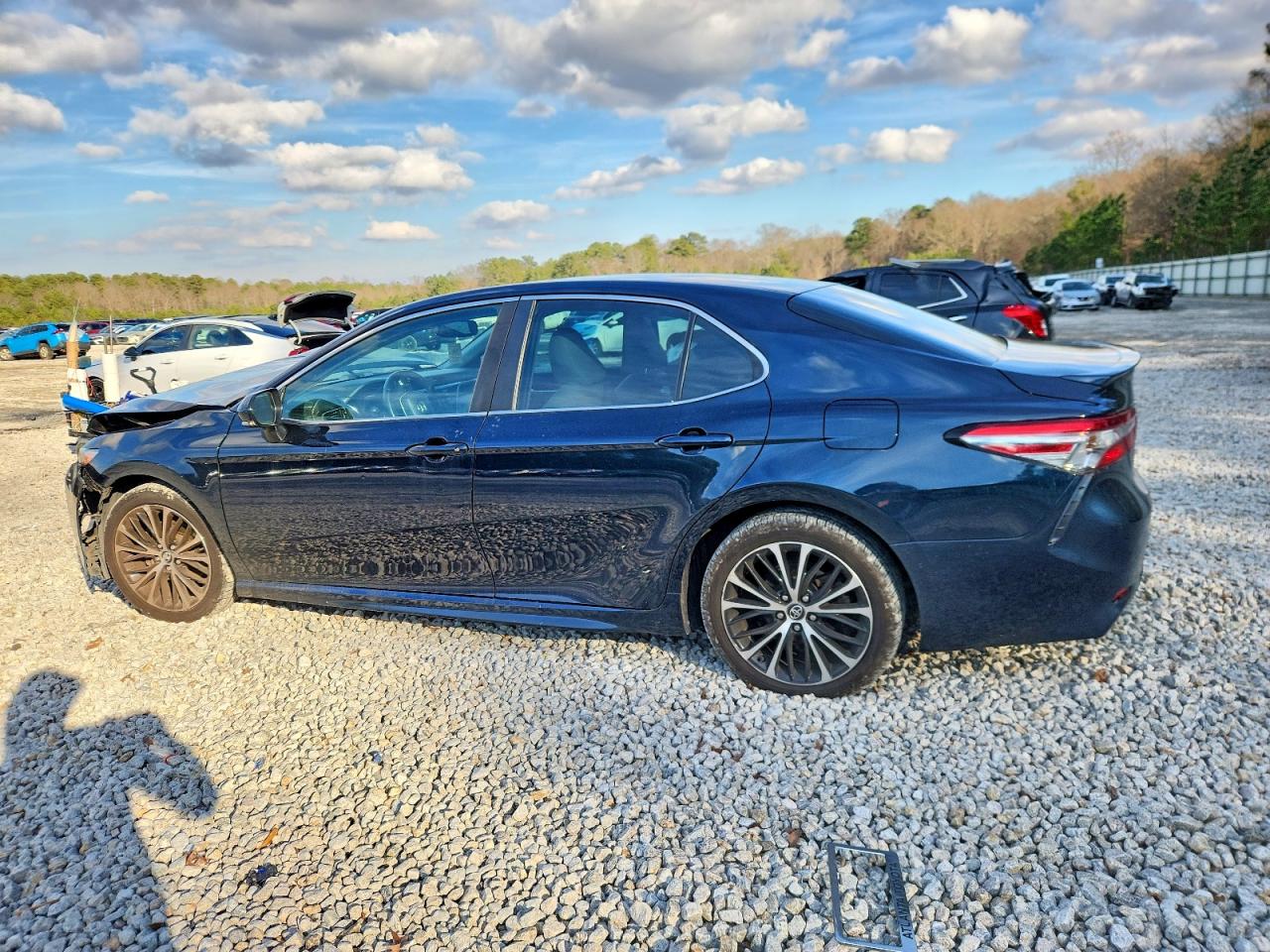 2018 TOYOTA CAMRY L photo 2