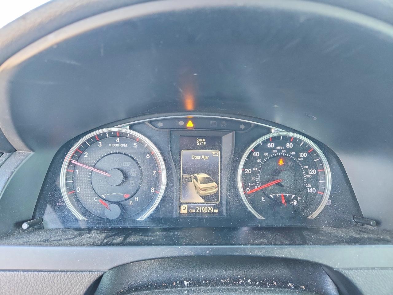 2016 TOYOTA CAMRY LE photo 9