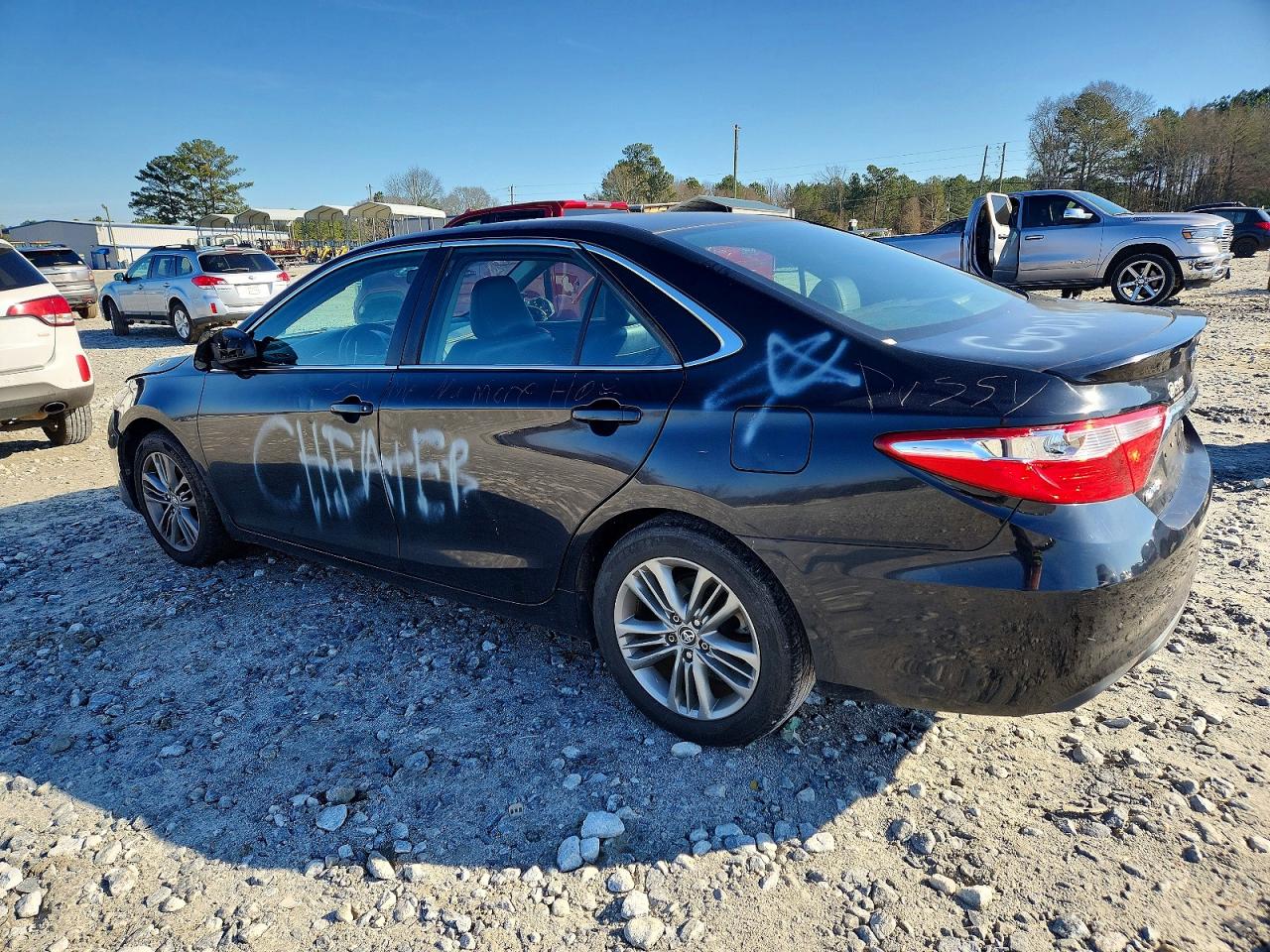 2016 TOYOTA CAMRY LE photo 2