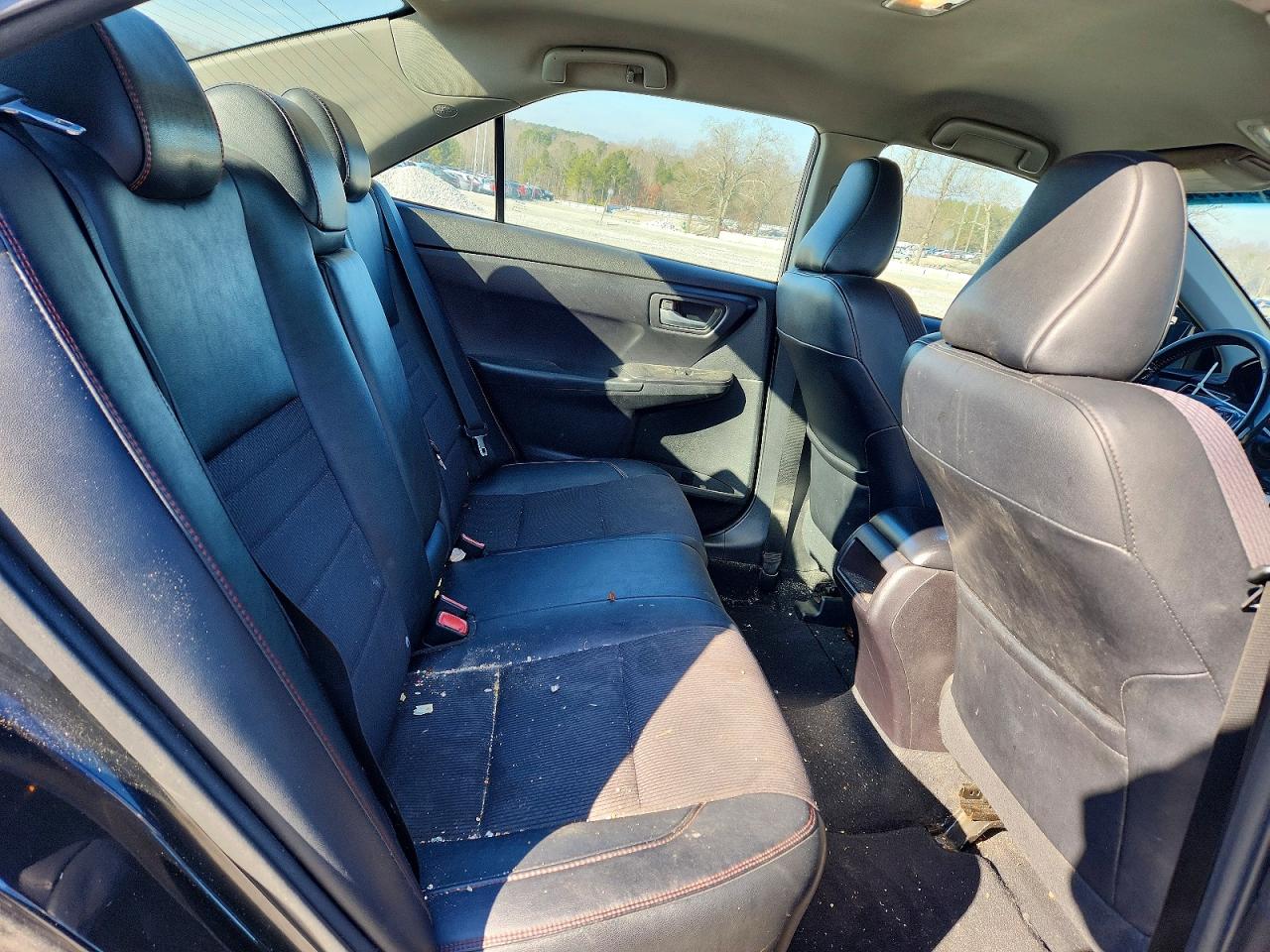 2016 TOYOTA CAMRY LE photo 10