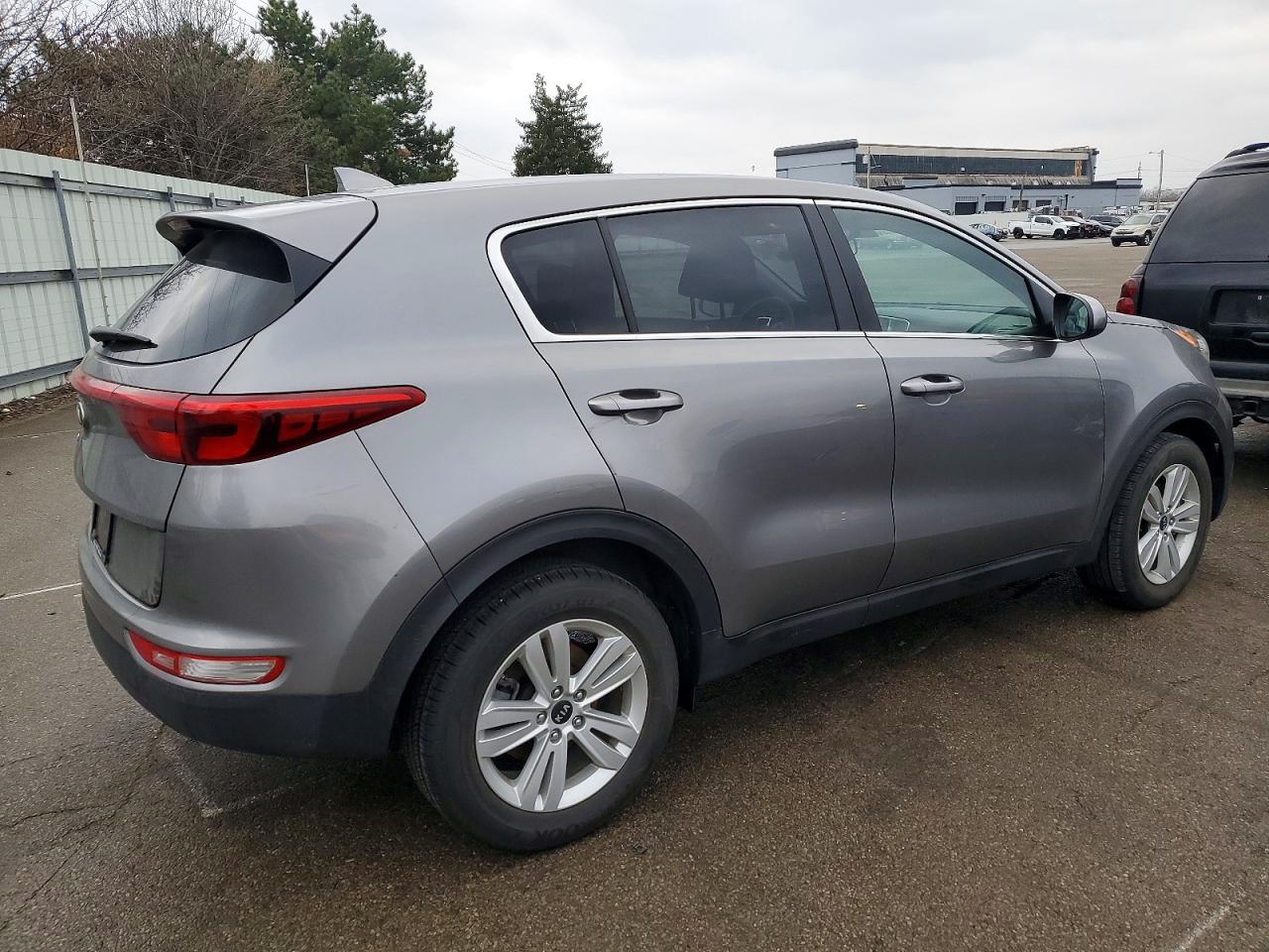 2019 KIA SPORTAGE LX photo 3