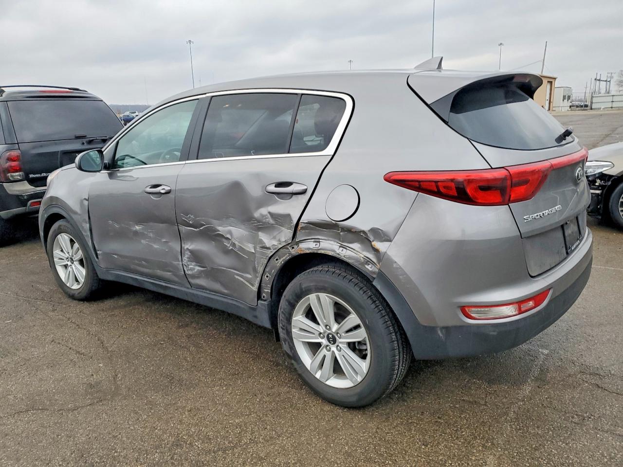 2019 KIA SPORTAGE LX photo 2