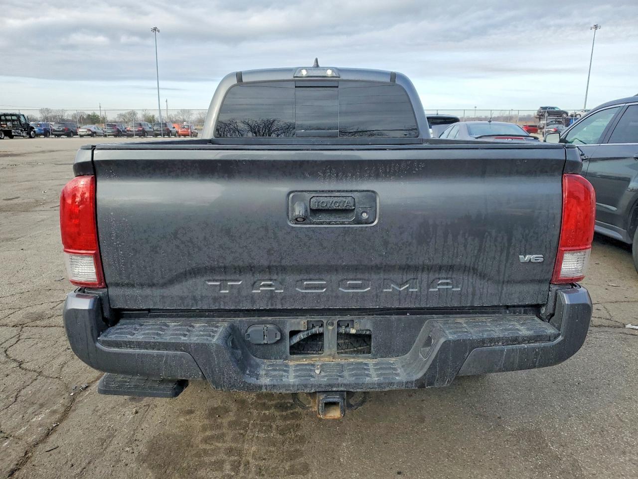 2017 TOYOTA TACOMA DOUBLE CAB photo 6