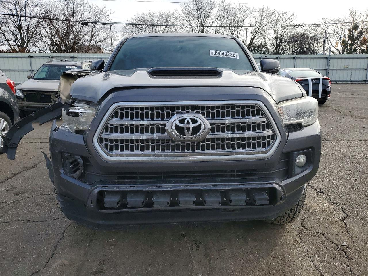 2017 TOYOTA TACOMA DOUBLE CAB photo 5
