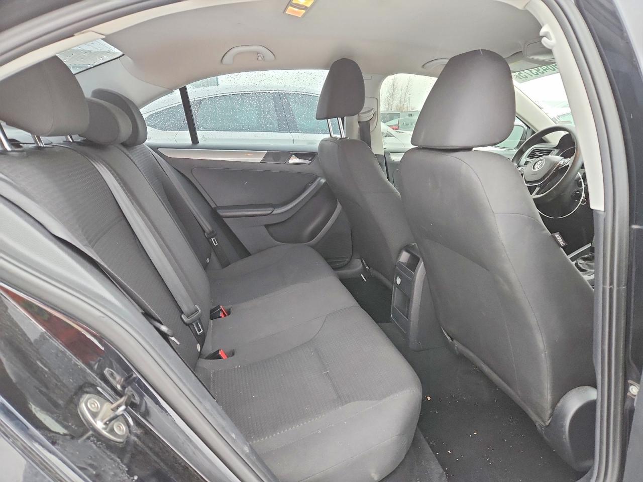 2015 VOLKSWAGEN JETTA BASE photo 19