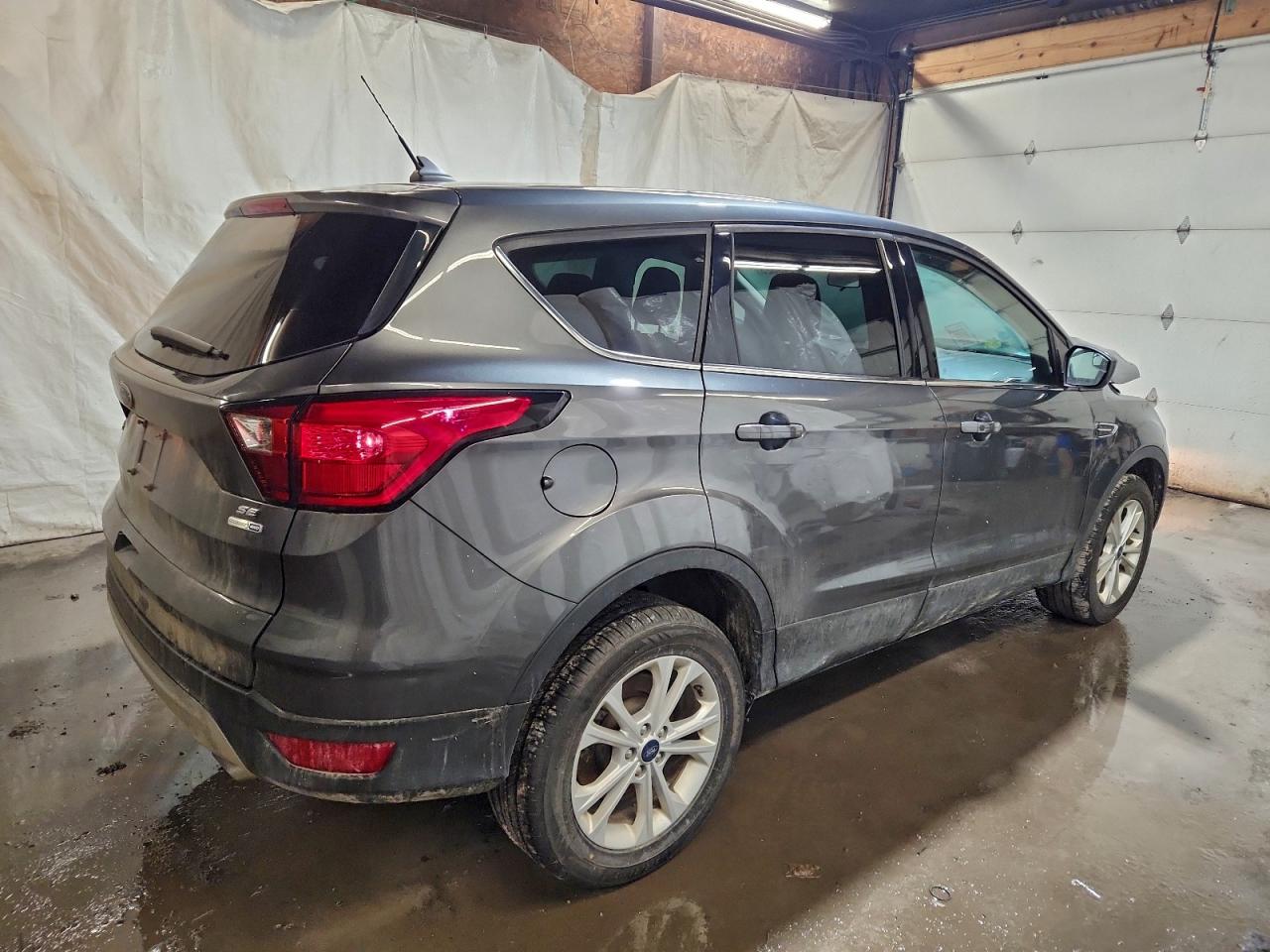 2019 FORD ESCAPE SE photo 3