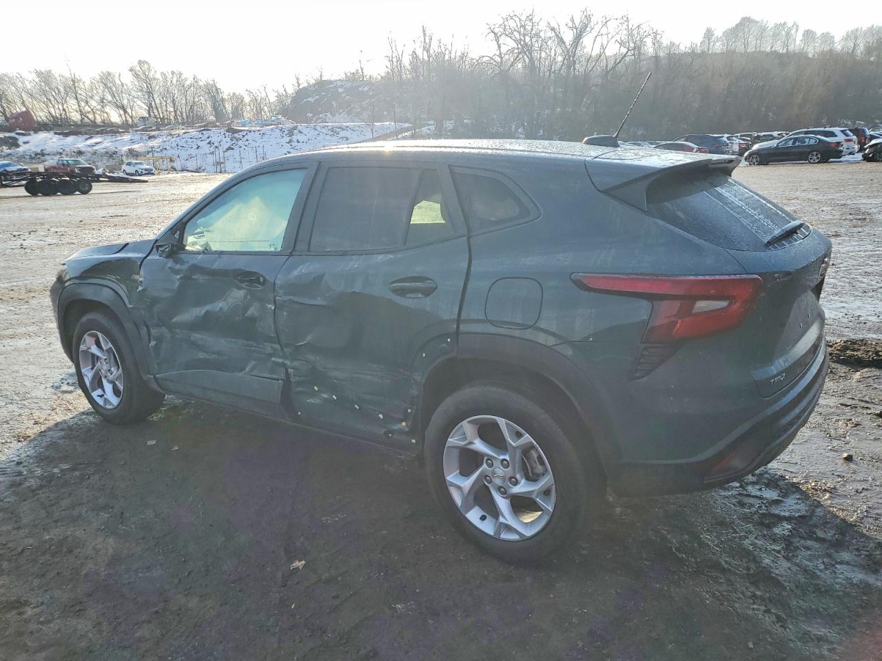 2025 CHEVROLET TRAX LS photo 2