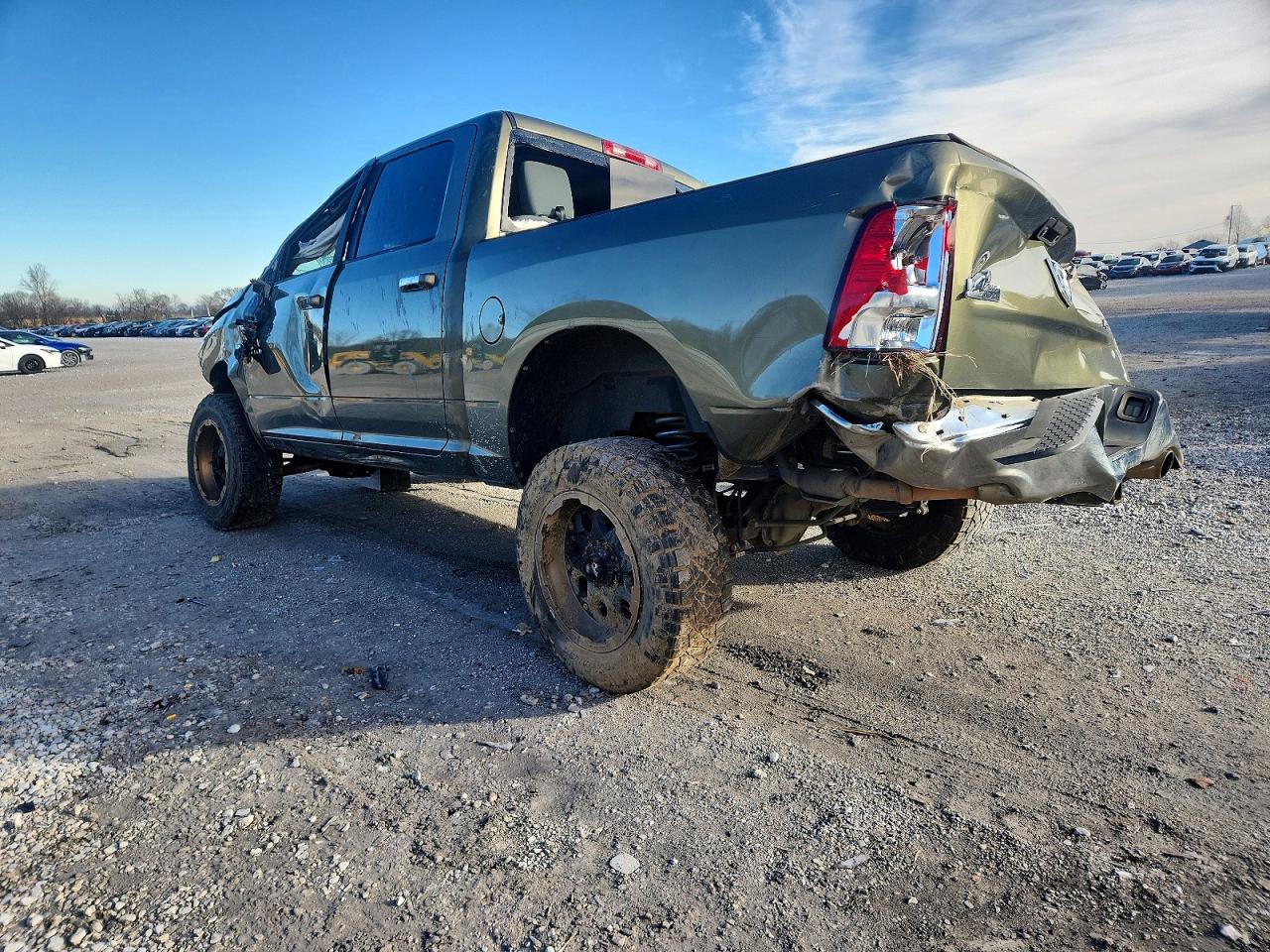2015 RAM 1500 SLT photo 2