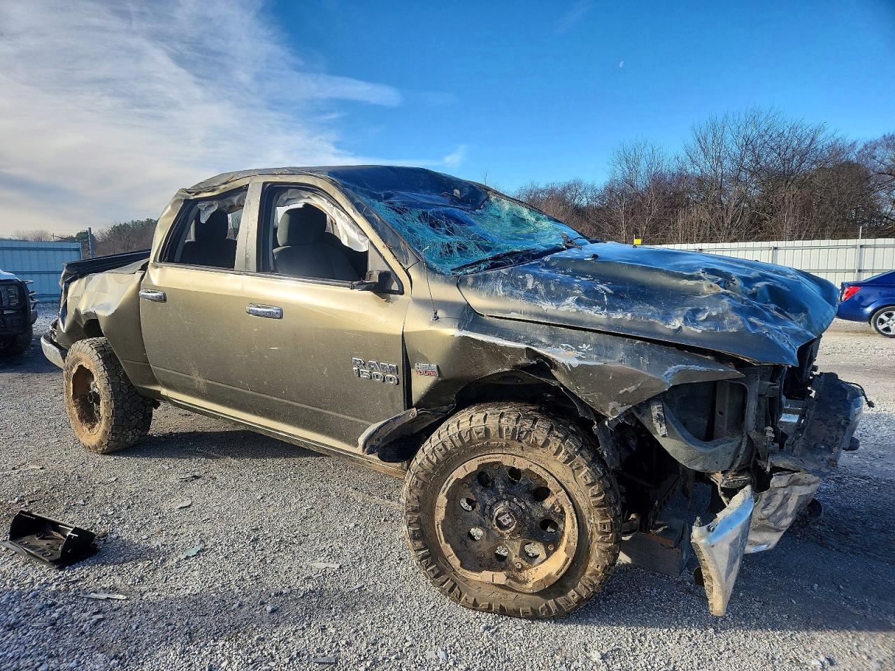 2015 RAM 1500 SLT photo 4