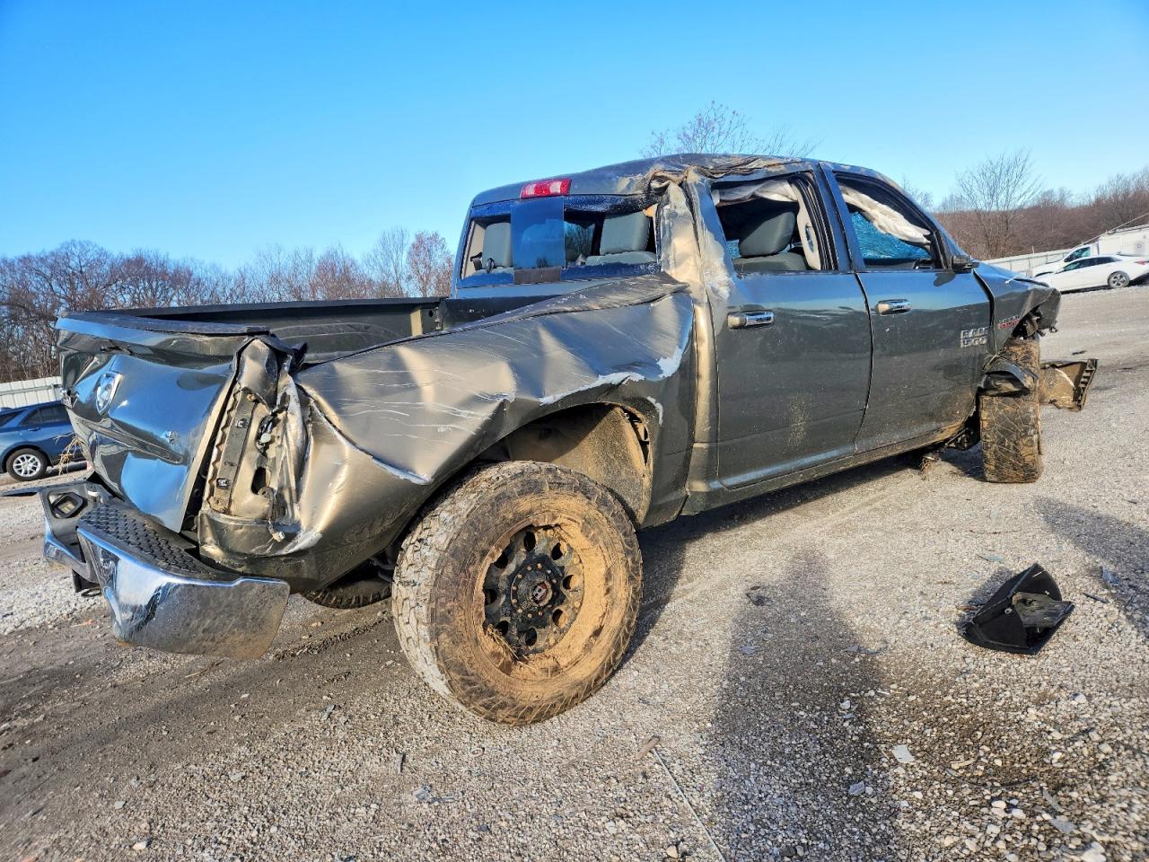 2015 RAM 1500 SLT photo 3