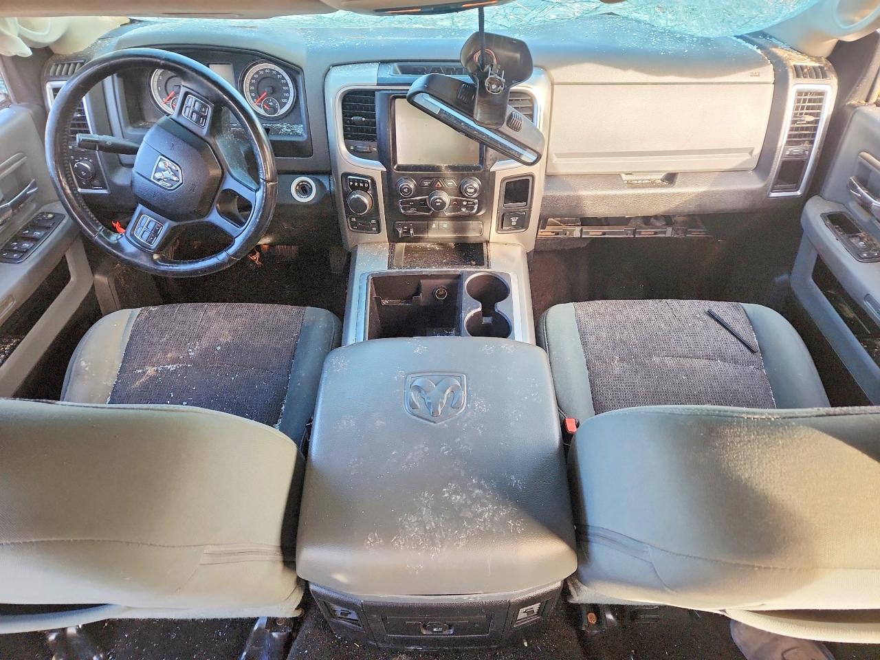 2015 RAM 1500 SLT photo 8
