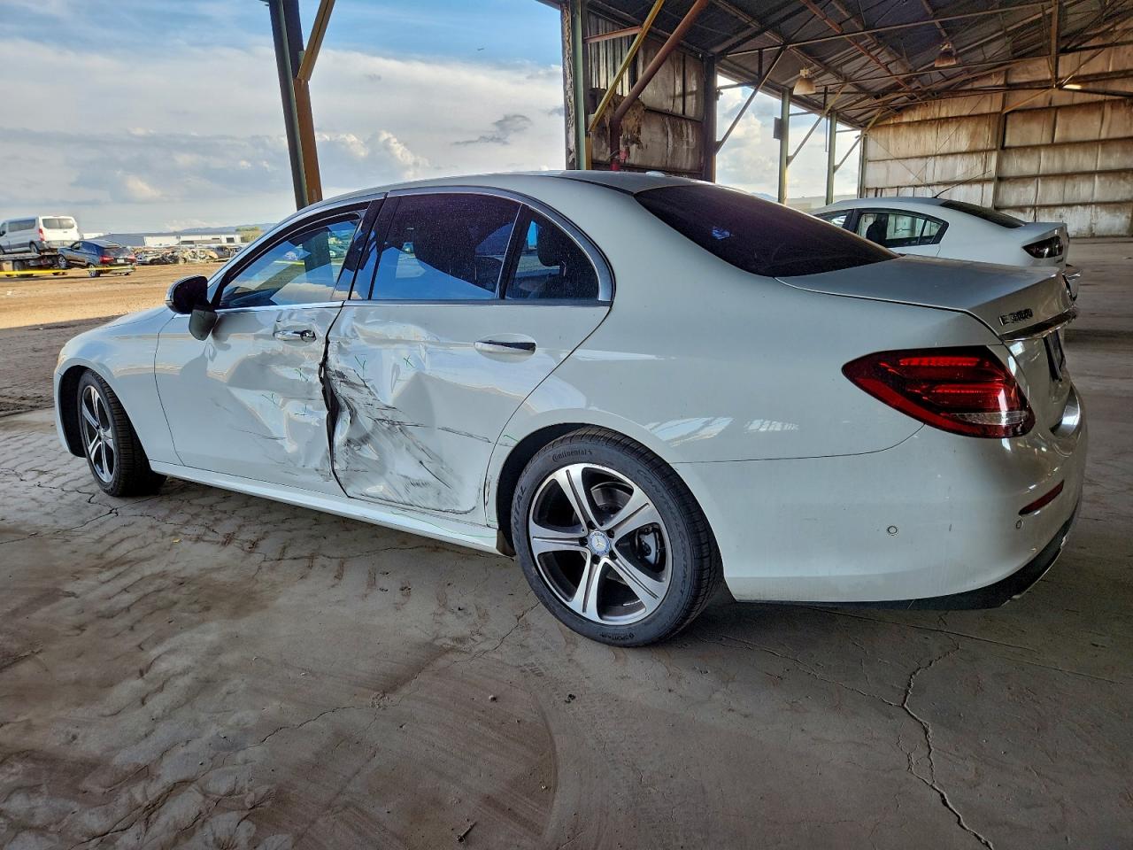 2017 MERCEDES-BENZ E 300 photo 2
