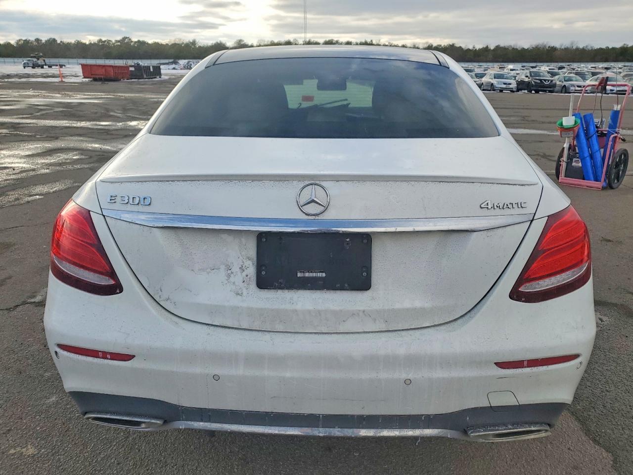 2017 MERCEDES-BENZ E 300 4MATIC photo 6