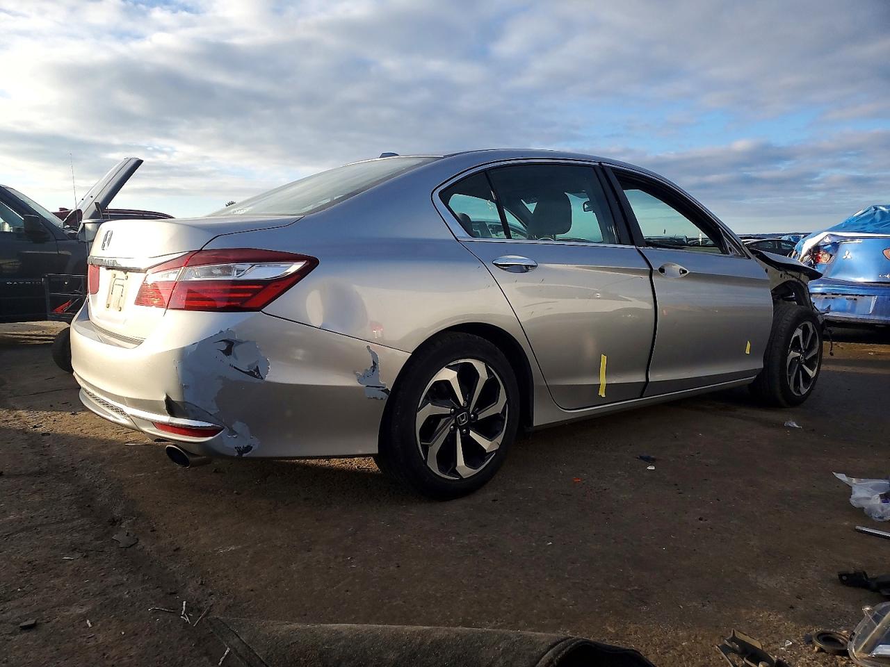 2016 HONDA ACCORD EX photo 3