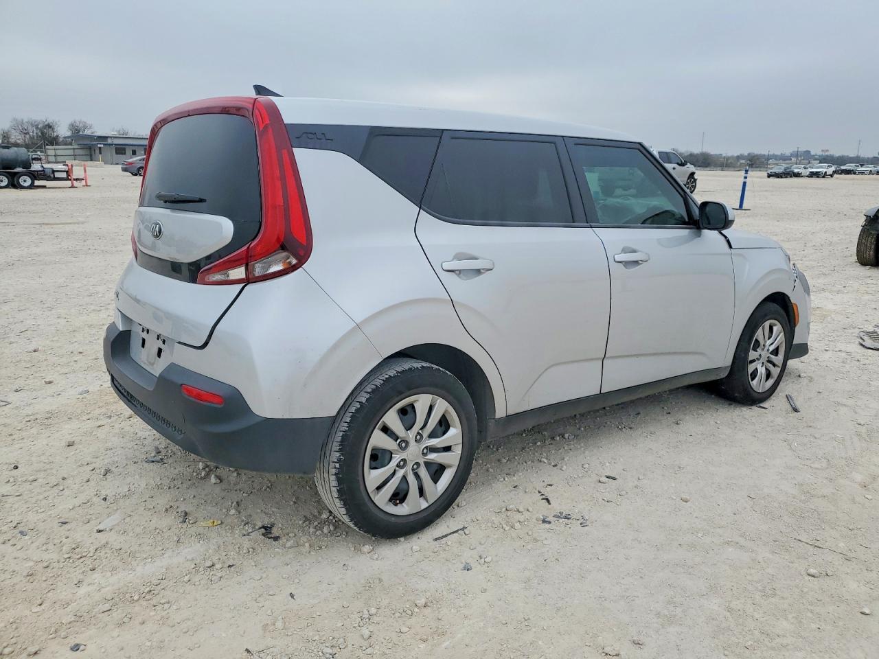 2020 KIA SOUL LX photo 3
