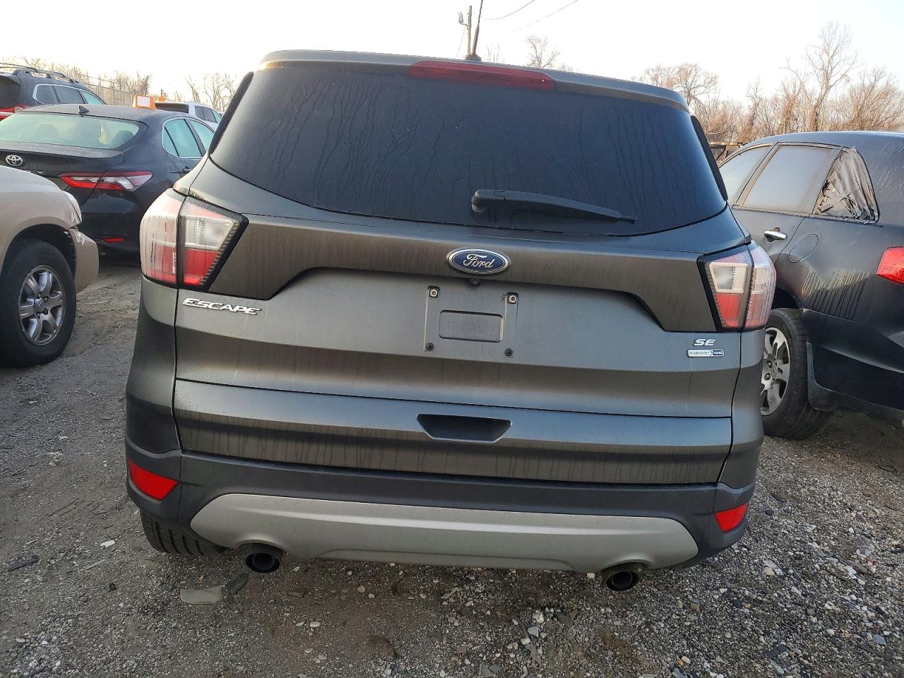 2017 FORD ESCAPE SE photo 6