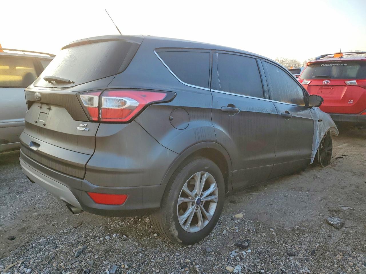 2017 FORD ESCAPE SE photo 3