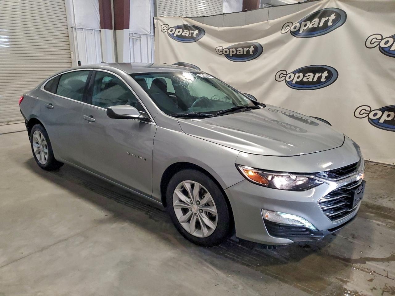 2025 CHEVROLET MALIBU LT photo 4