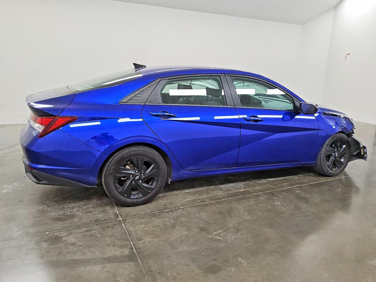 2023 HYUNDAI ELANTRA SEL photo 3