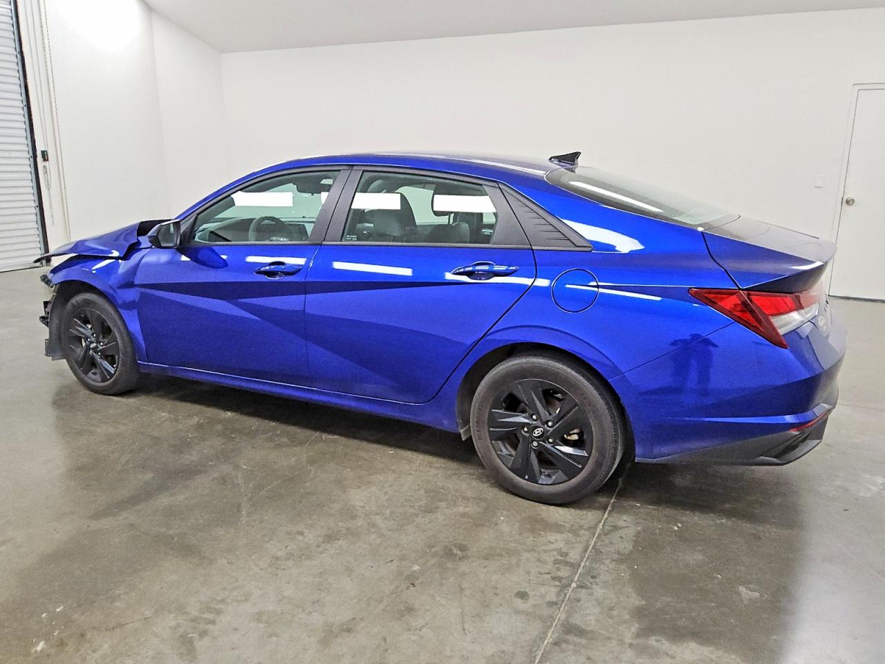 2023 HYUNDAI ELANTRA SEL photo 2