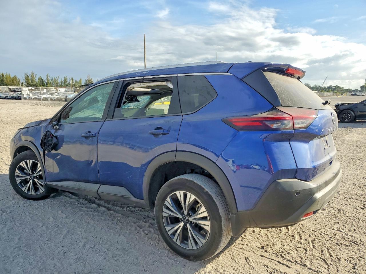 2023 NISSAN ROGUE SV photo 4