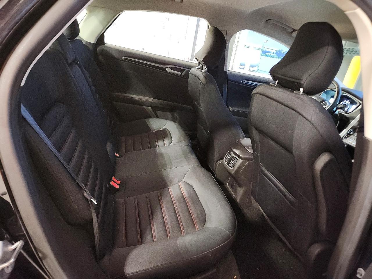 2016 FORD FUSION SE photo 10