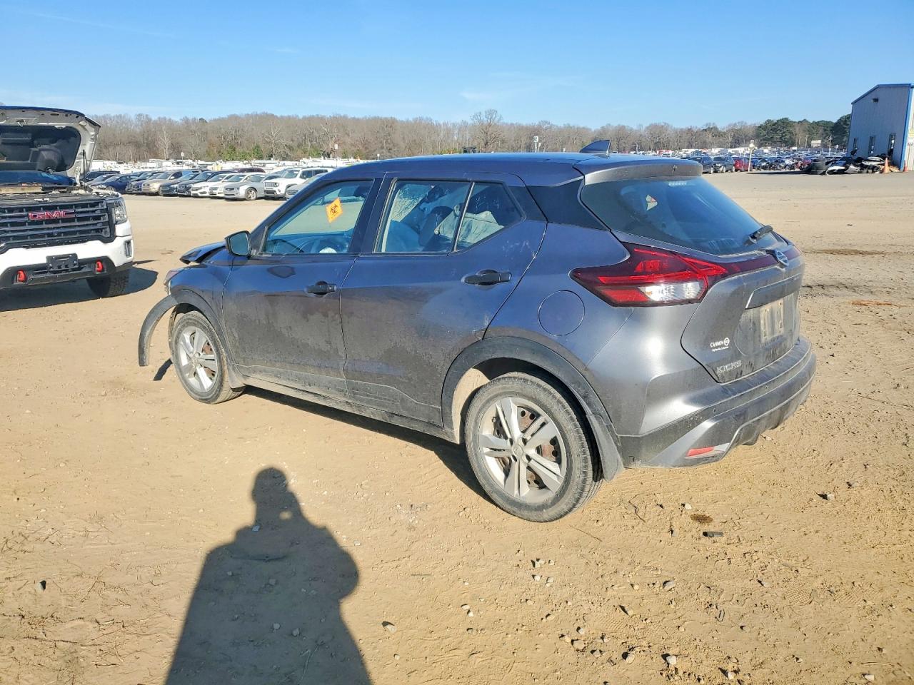 2021 NISSAN KICKS S photo 2