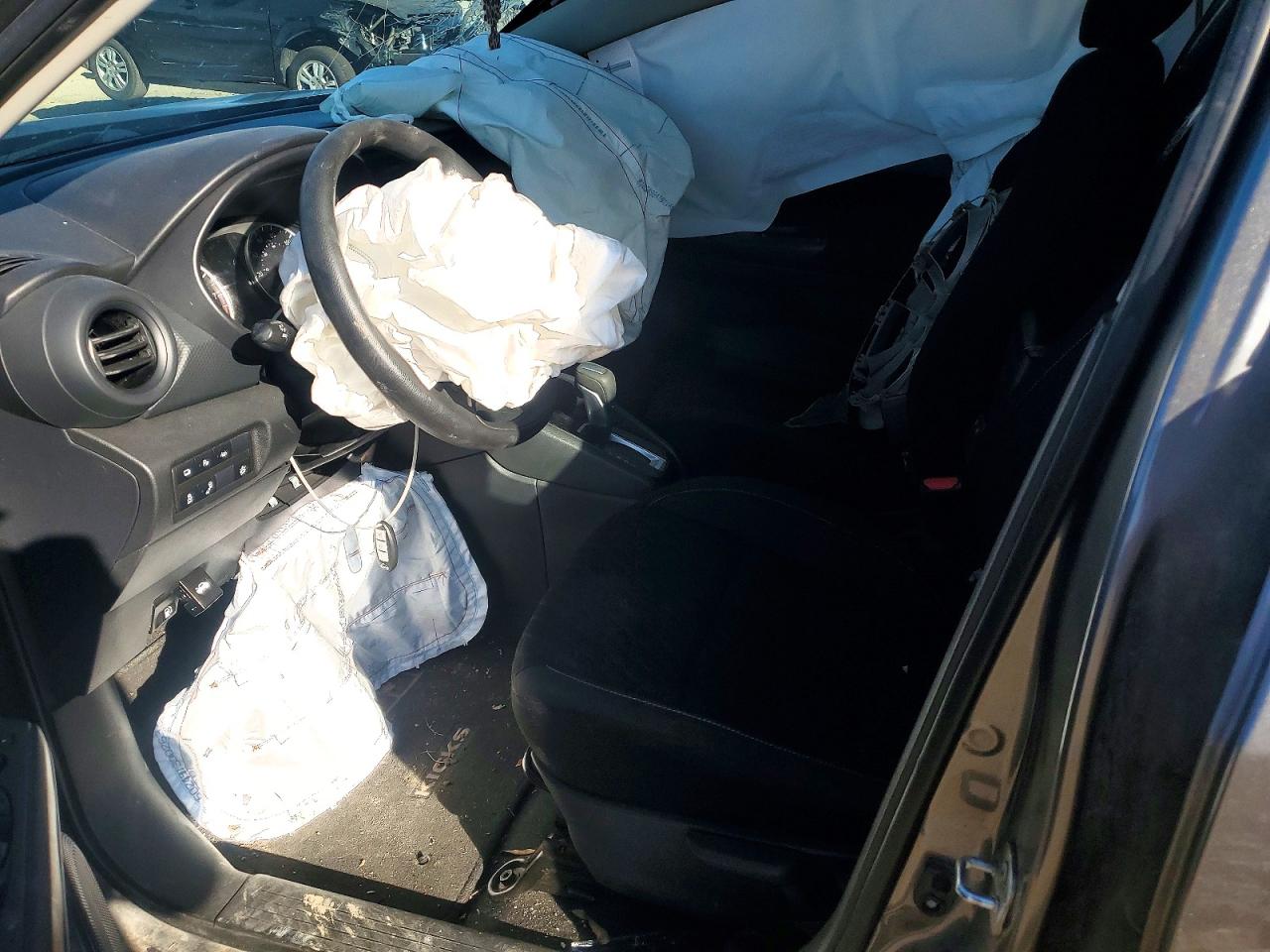 2021 NISSAN KICKS S photo 7