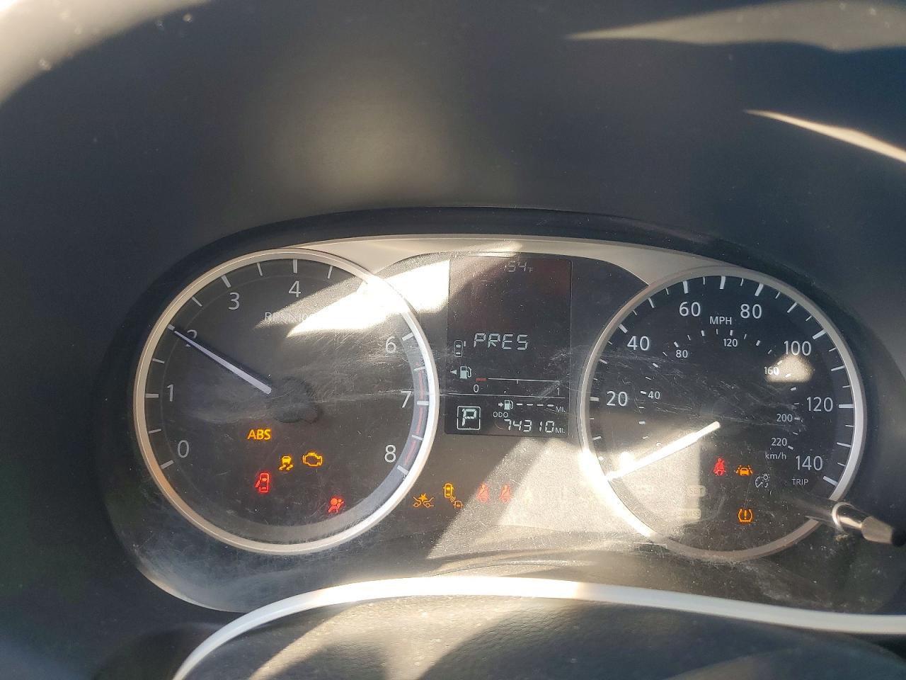 2021 NISSAN KICKS S photo 9