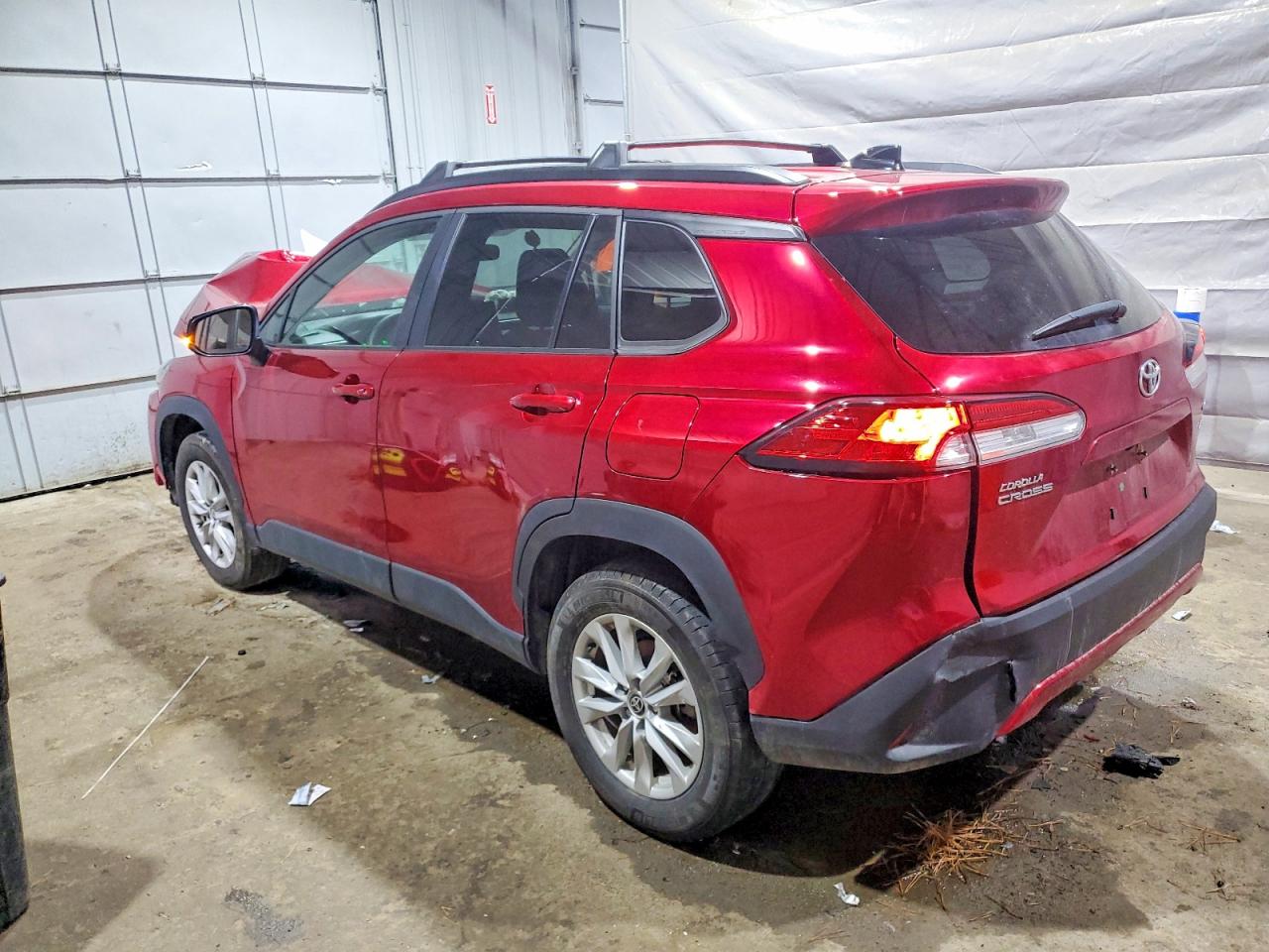 2025 TOYOTA COROLLA CROSS LE photo 3