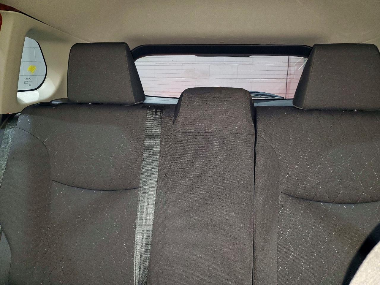 2025 TOYOTA COROLLA CROSS LE photo 19