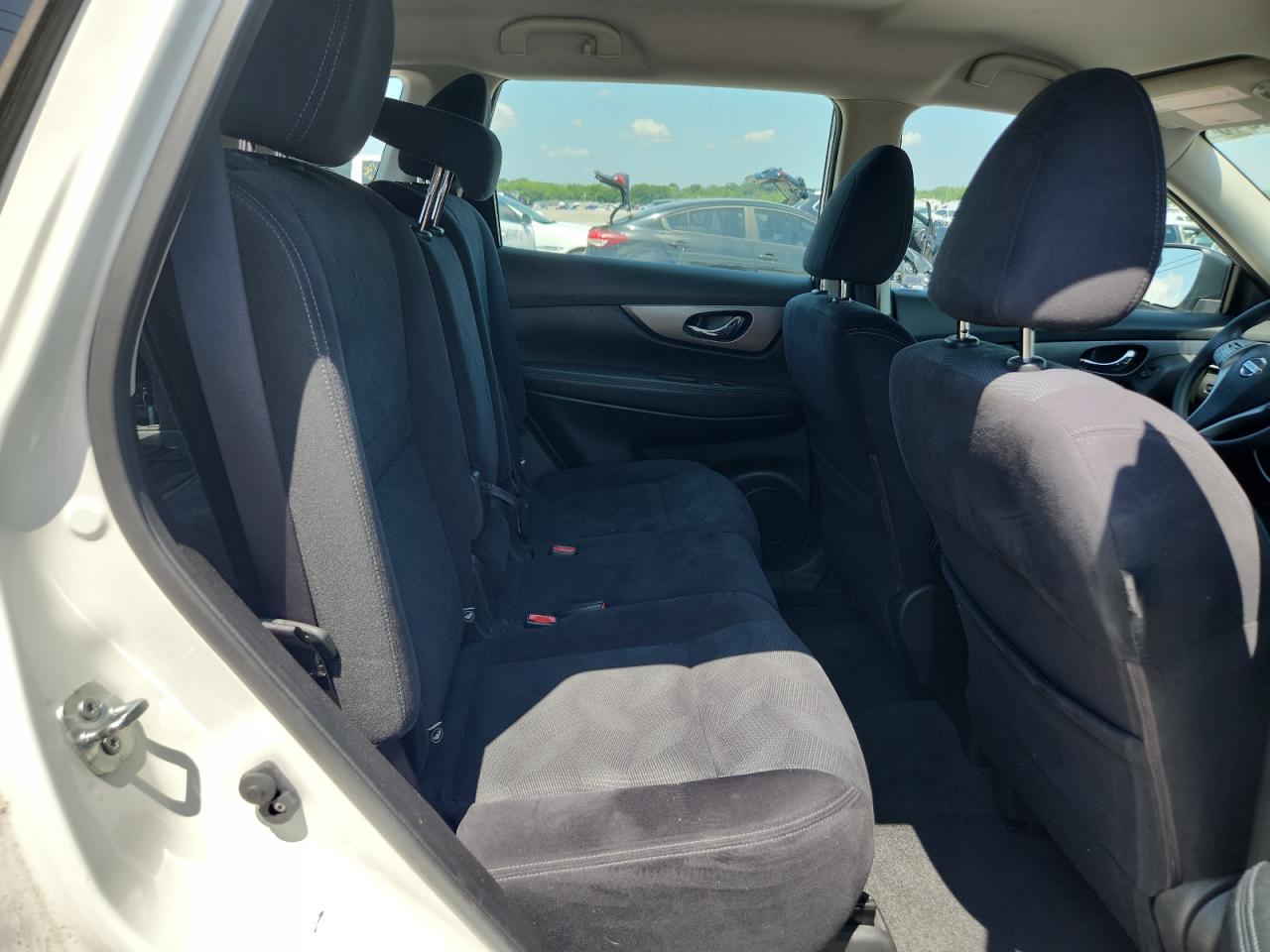 2016 NISSAN ROGUE S photo 11