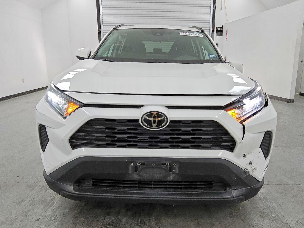2021 TOYOTA RAV4 LE photo 5