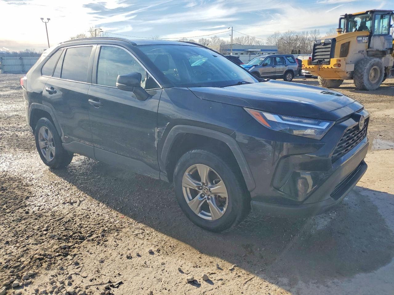 2024 TOYOTA RAV4 XLE photo 4
