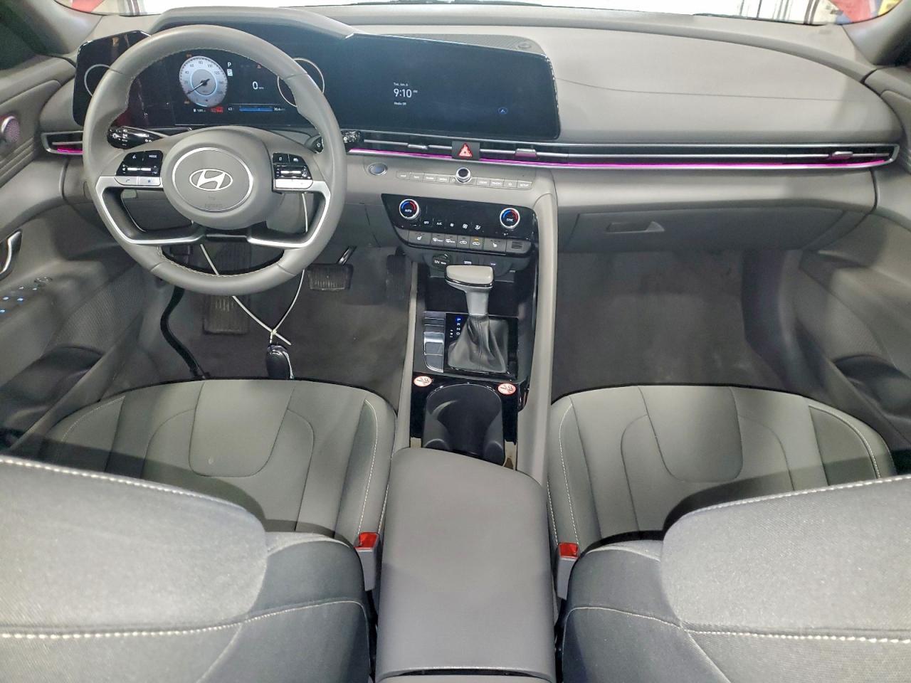 2025 HYUNDAI ELANTRA SEL photo 8